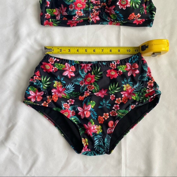 HELLO BIKINI PLUS SIZE FLORAL BATHING SUIT(RUNS VERY SMALL…MORE LIKE A LARGE) - Picture 12 of 16